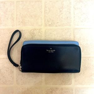 Kate Spade leather two toned blue wallet wristlet